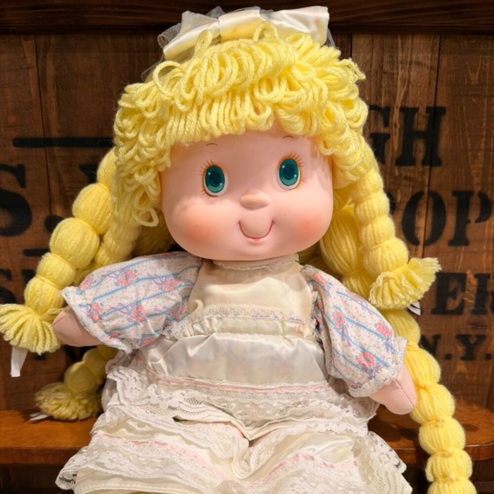 Vintage Tuggabows Bride Amtoy Baby Doll Blonde Yarn Hair 1986 17”
